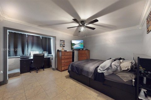 Touwnhouse à vendre à Miami, Floride: 2 chambres, 108.7 m2 № 1990443 - photo 24