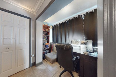 Touwnhouse à vendre à Miami, Floride: 2 chambres, 108.7 m2 № 1990443 - photo 25