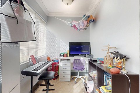 Touwnhouse à vendre à Miami, Floride: 2 chambres, 108.7 m2 № 1990443 - photo 20