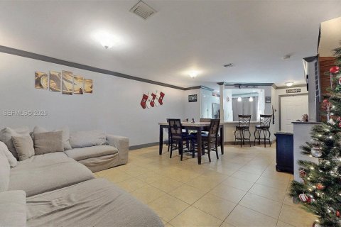 Touwnhouse à vendre à Miami, Floride: 2 chambres, 108.7 m2 № 1990443 - photo 17