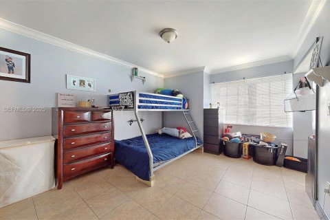 Touwnhouse à vendre à Miami, Floride: 2 chambres, 108.7 m2 № 1990443 - photo 19