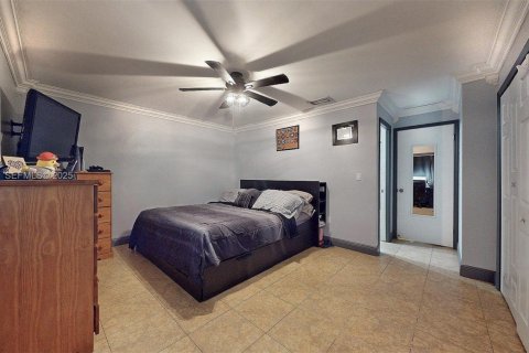 Touwnhouse à vendre à Miami, Floride: 2 chambres, 108.7 m2 № 1990443 - photo 23