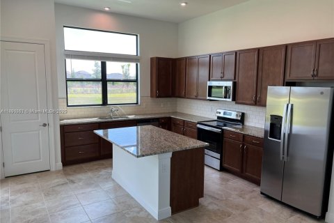 Villa ou maison à louer à Port St. Lucie, Floride: 3 chambres, 144.09 m2 № 1946918 - photo 4