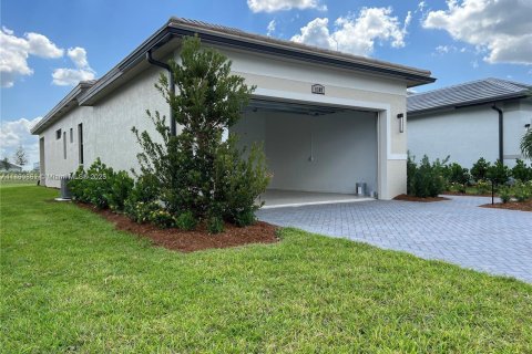 Villa ou maison à louer à Port St. Lucie, Floride: 3 chambres, 144.09 m2 № 1946918 - photo 3