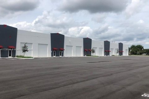 Immobilier commercial à vendre à Homestead, Floride № 1985060 - photo 3