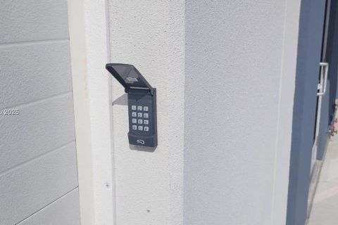 Immobilier commercial à vendre à Homestead, Floride № 1985060 - photo 11