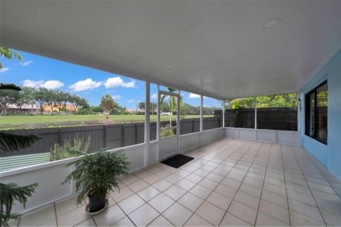 Casa en venta en Hialeah, Florida, 4 dormitorios, 146.6 m2 № 1775237 - foto 21