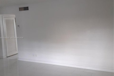 Купить кондоминиум в Холливуд, Флорида 1 спальня, 60.39м2, № 2009202 - фото 2