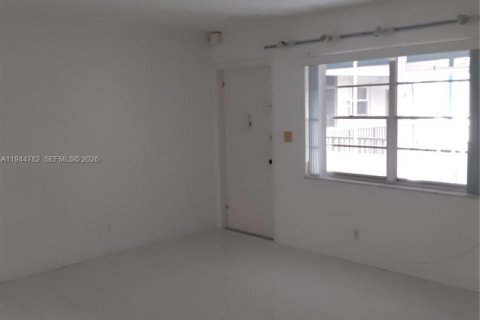 Купить кондоминиум в Холливуд, Флорида 1 спальня, 60.39м2, № 2009202 - фото 3