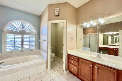 Villa ou maison à louer à Tampa, Floride: 4 chambres, 234.02 m2 № 1791205 - photo 12