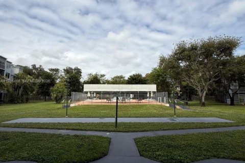 Condo in Miami, Florida, 1 bedroom  № 1993782 - photo 4