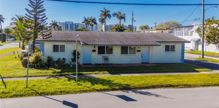 Commercial property in Dania Beach, Florida 155.52 sq.m. № 1861927