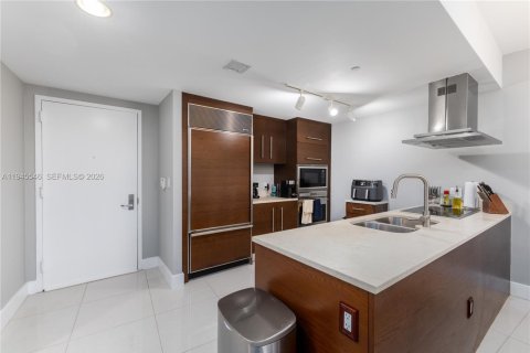 Condominio en venta en Miami, Florida, 1 dormitorio, 81.94 m2 № 2003022 - foto 10