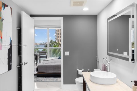 Condominio en venta en Miami, Florida, 1 dormitorio, 81.94 m2 № 2003022 - foto 18