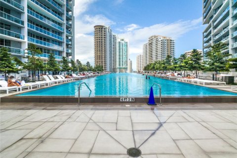 Condominio en venta en Miami, Florida, 1 dormitorio, 81.94 m2 № 2003022 - foto 25
