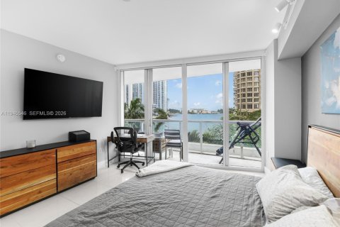 Condominio en venta en Miami, Florida, 1 dormitorio, 81.94 m2 № 2003022 - foto 13