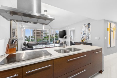 Condominio en venta en Miami, Florida, 1 dormitorio, 81.94 m2 № 2003022 - foto 7