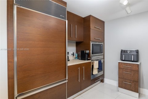 Condominio en venta en Miami, Florida, 1 dormitorio, 81.94 m2 № 2003022 - foto 11