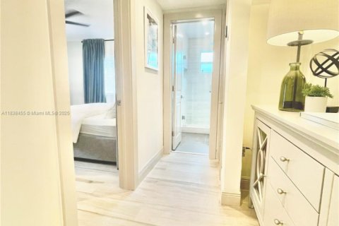 Купить кондоминиум в Майами-Бич, Флорида 1 спальня, 65.03м2, № 1958475 - фото 8