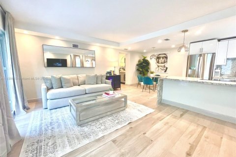 Купить кондоминиум в Майами-Бич, Флорида 1 спальня, 65.03м2, № 1958475 - фото 2