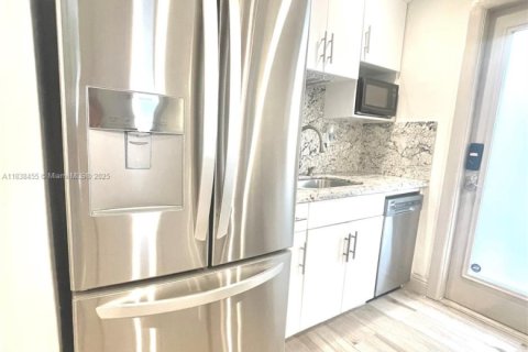 Купить кондоминиум в Майами-Бич, Флорида 1 спальня, 65.03м2, № 1958475 - фото 6