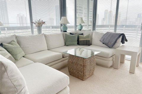 Condominio en alquiler en Aventura, Florida, 3 dormitorios, 157.38 m2 № 2035531 - foto 18