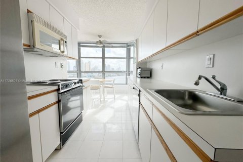 Condominio en alquiler en Aventura, Florida, 3 dormitorios, 157.38 m2 № 2035531 - foto 11