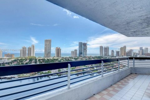 Condominio en alquiler en Aventura, Florida, 3 dormitorios, 157.38 m2 № 2035531 - foto 20