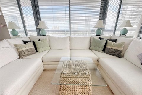 Condominio en alquiler en Aventura, Florida, 3 dormitorios, 157.38 m2 № 2035531 - foto 15