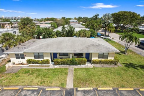 Villa ou maison à Deerfield Beach, Floride 2 chambres, 217.21 m2 № 1990100