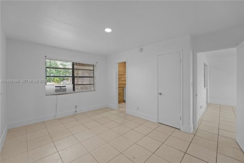 Villa ou maison à louer à Deerfield Beach, Floride: 2 chambres, 217.21 m2 № 1990100 - photo 11