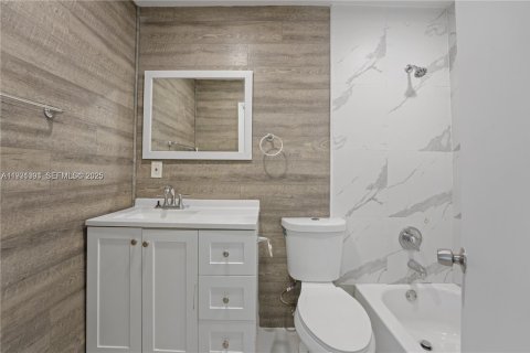 Villa ou maison à louer à Deerfield Beach, Floride: 2 chambres, 217.21 m2 № 1990100 - photo 13