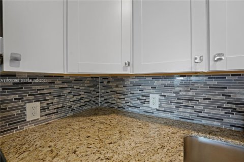 Villa ou maison à louer à Deerfield Beach, Floride: 2 chambres, 217.21 m2 № 1990100 - photo 9