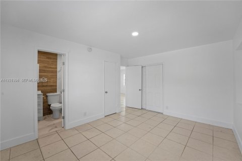 Villa ou maison à louer à Deerfield Beach, Floride: 2 chambres, 217.21 m2 № 1990100 - photo 12