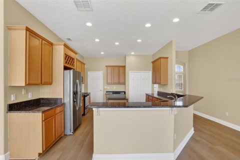 House in Orlando, Florida 4 bedrooms, 264.59 sq.m. № 1858459 - photo 8