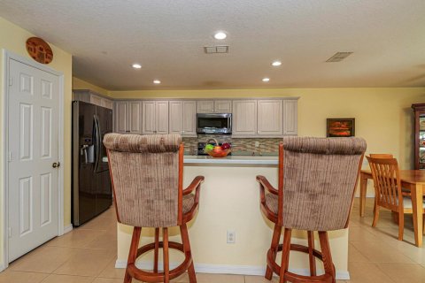 Townhouse in Vero Beach, Florida 3 bedrooms, 162.58 sq.m. № 2088070 - photo 11