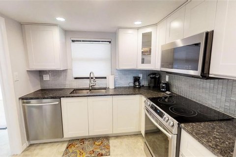 Condominio en alquiler en Clearwater, Florida, 2 dormitorios, 103.21 m2 № 2213863 - foto 13