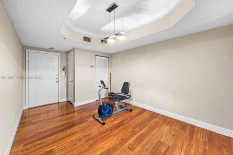 Condo in Pembroke Pines, Florida, 2 bedrooms  № 1998394 - photo 14