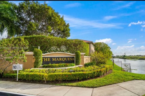 Condo in Pembroke Pines, Florida, 2 bedrooms  № 1998394 - photo 25