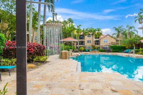 Condo in Pembroke Pines, Florida, 2 bedrooms  № 1998394 - photo 17