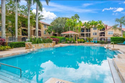 Condo in Pembroke Pines, Florida, 2 bedrooms  № 1998394 - photo 18