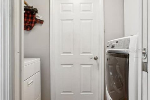 House in New Port Richey, Florida 3 bedrooms, 150.97 sq.m. № 1911660 - photo 24