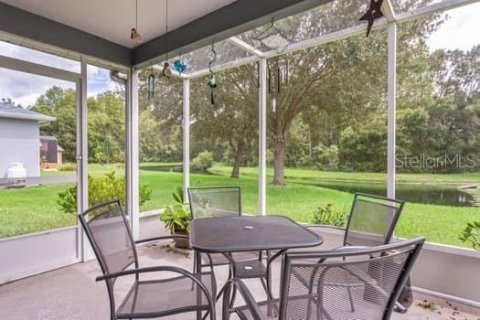 House in New Port Richey, Florida 3 bedrooms, 150.97 sq.m. № 1911660 - photo 2