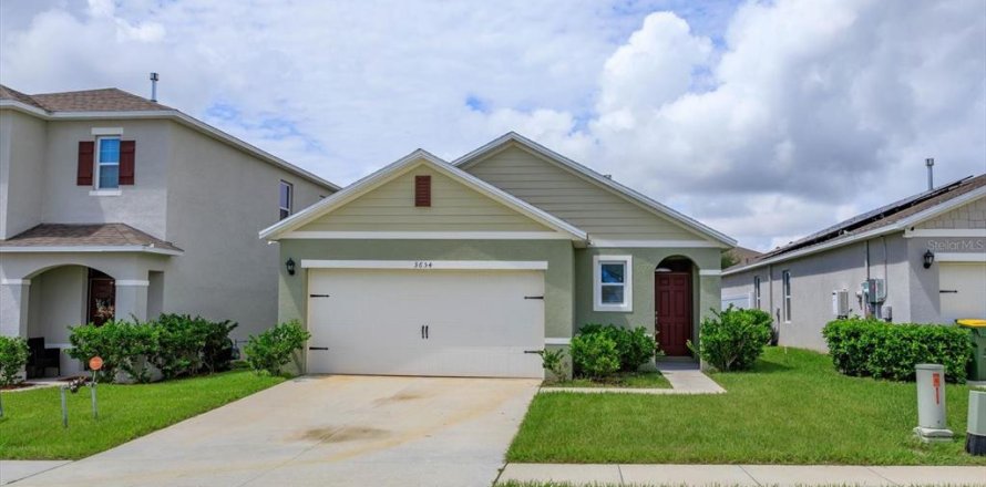 House in Leesburg, Florida 3 bedrooms, 142.05 sq.m. № 1369722