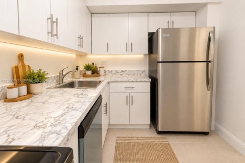 Copropriété à louer à Sunrise, Floride: 2 chambres, 87.7 m2 № 2365699 - photo 5