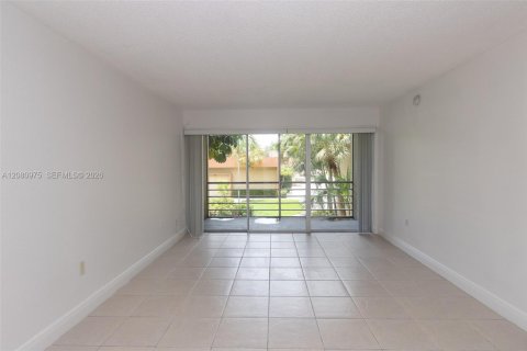 Copropriété à louer à Sunrise, Floride: 2 chambres, 87.7 m2 № 2365699 - photo 7