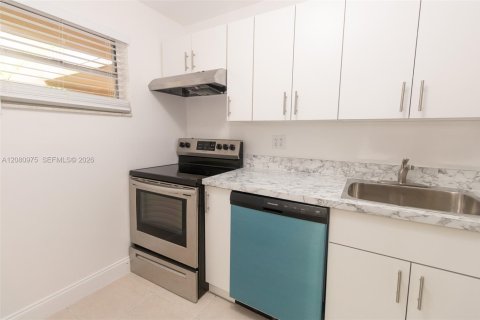 Copropriété à louer à Sunrise, Floride: 2 chambres, 87.7 m2 № 2365699 - photo 6
