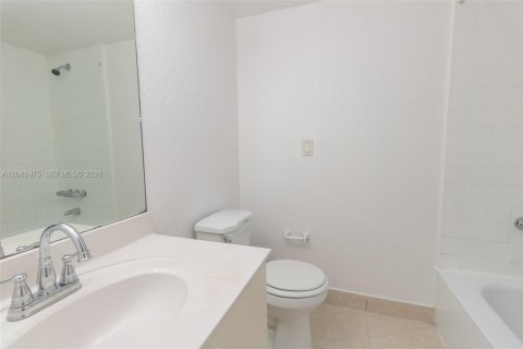 Copropriété à louer à Sunrise, Floride: 2 chambres, 87.7 m2 № 2365699 - photo 15