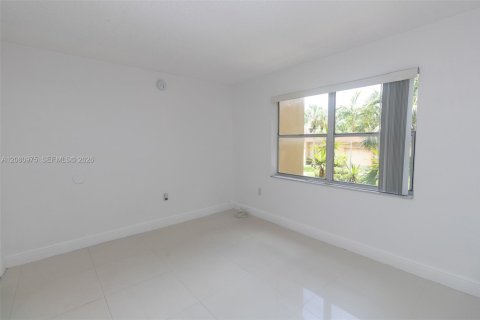 Copropriété à louer à Sunrise, Floride: 2 chambres, 87.7 m2 № 2365699 - photo 16