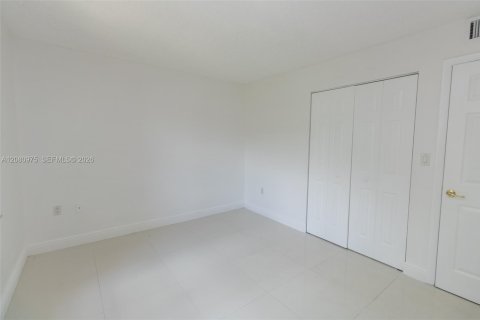 Copropriété à louer à Sunrise, Floride: 2 chambres, 87.7 m2 № 2365699 - photo 10